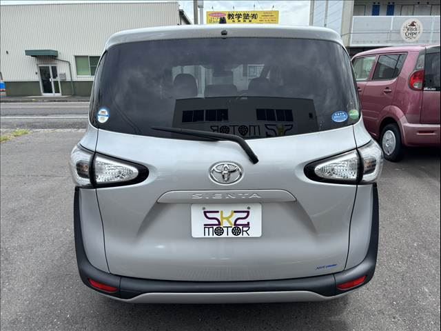 صورة 9 لـ 2015 Toyota SIENTA