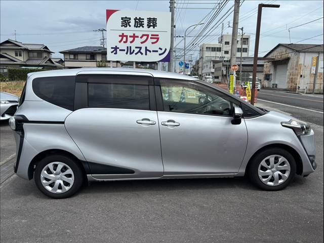 صورة 8 لـ 2015 Toyota SIENTA