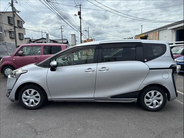 صورة 7 لـ 2015 Toyota SIENTA