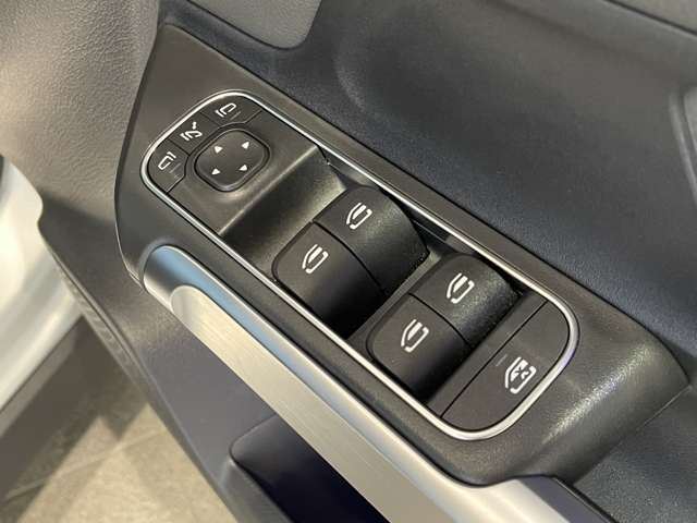 صورة مصغرة 28 لـ 2023 Mercedes-BENZ GLB-CLASS AMG