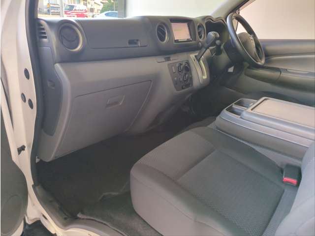 صورة مصغرة 3 لـ 2014 Nissan CARAVAN