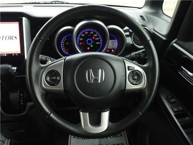 2012 Honda N-BOX — миниатюра 17