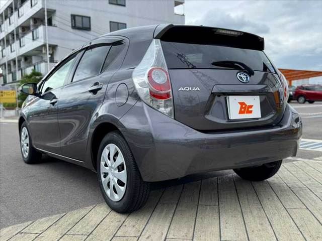 2013 Toyota AQUA — миниатюра 13