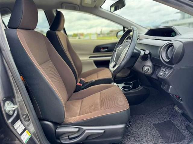 2013 Toyota AQUA — миниатюра 16
