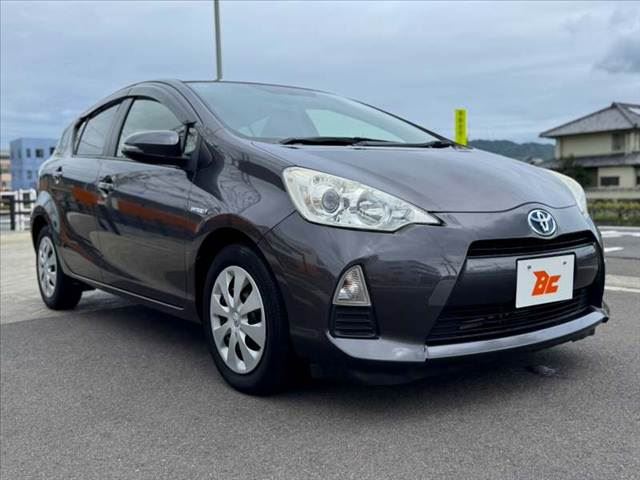 2013 Toyota AQUA — миниатюра 8
