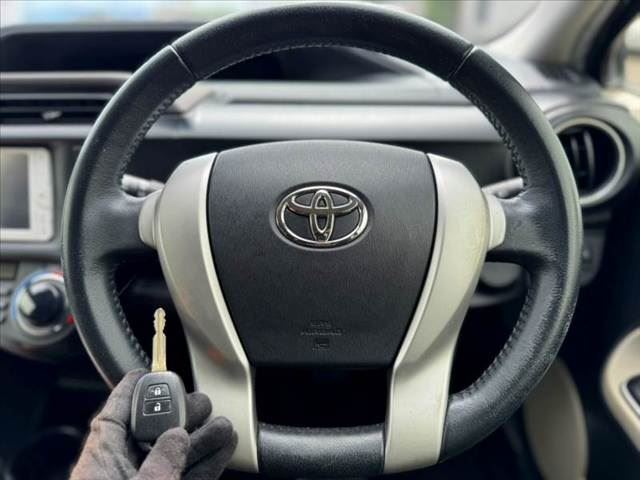 2013 Toyota AQUA — миниатюра 5