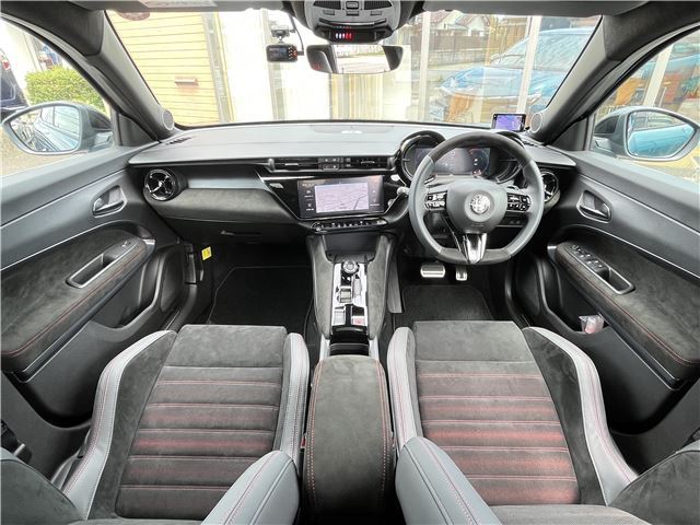 2025 ALFA Romeo JUNIOR 缩略图 15