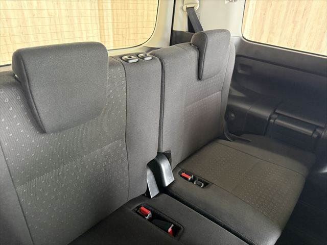 صورة مصغرة 12 لـ 2016 Toyota NOAH
