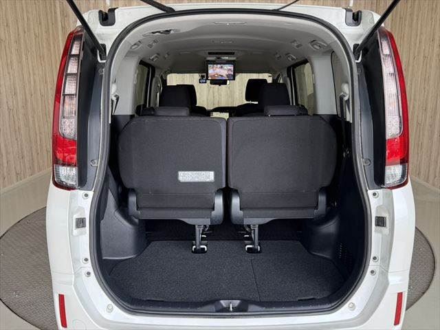 صورة مصغرة 13 لـ 2016 Toyota NOAH