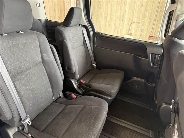 صورة مصغرة 11 لـ 2016 Toyota NOAH