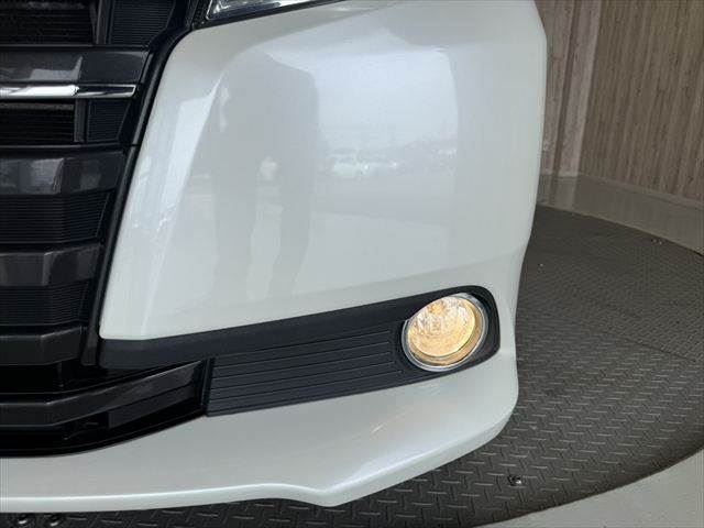 صورة مصغرة 16 لـ 2016 Toyota NOAH