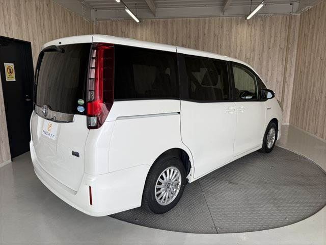 صورة مصغرة 21 لـ 2016 Toyota NOAH