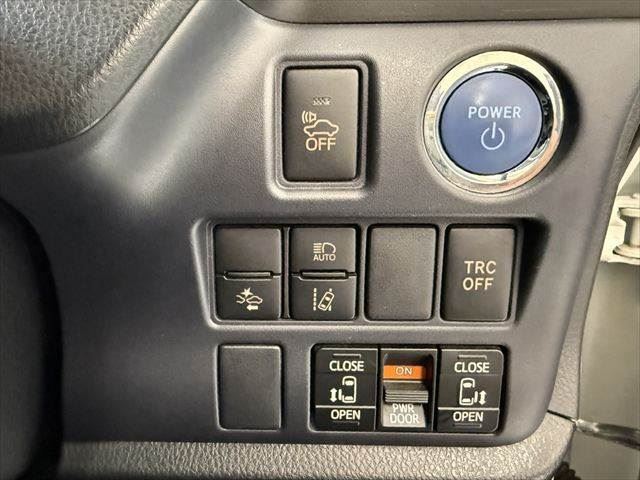 صورة مصغرة 9 لـ 2016 Toyota NOAH