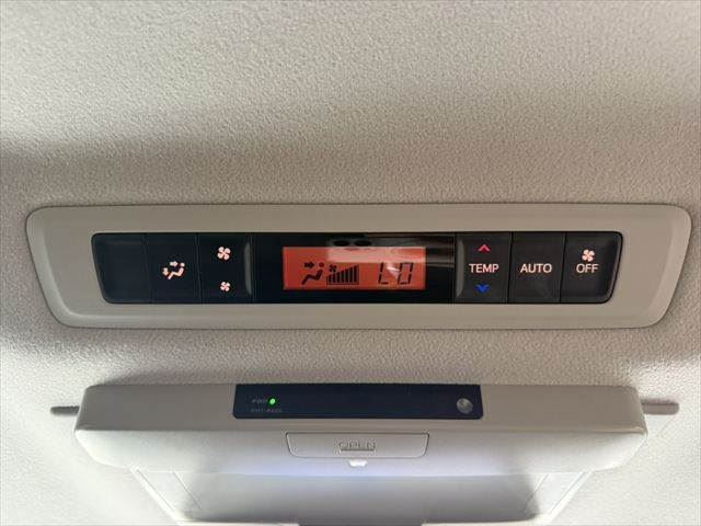 صورة مصغرة 8 لـ 2016 Toyota NOAH