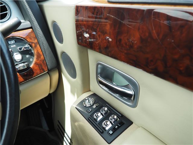 صورة 9 لـ 2003 ROLLS-ROYCE PHANTOM