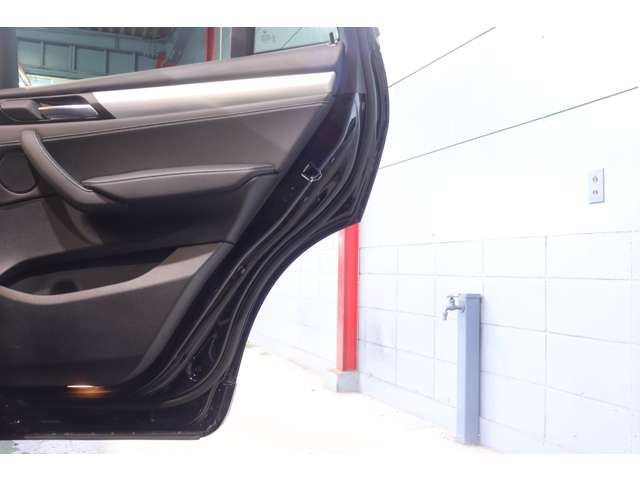 2017 BMW X4 缩略图 23