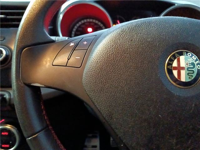 2012 ALFA Romeo GIULIETTA — миниатюра 56