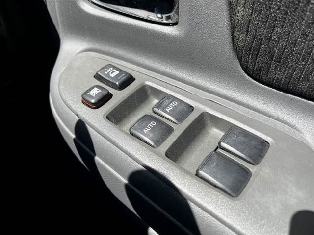 2011 Toyota SIENTA — миниатюра 16