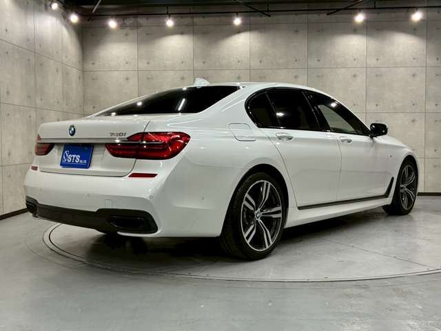 صورة 3 لـ 2016 BMW 7 SERIES
