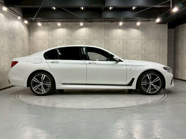 صورة 2 لـ 2016 BMW 7 SERIES