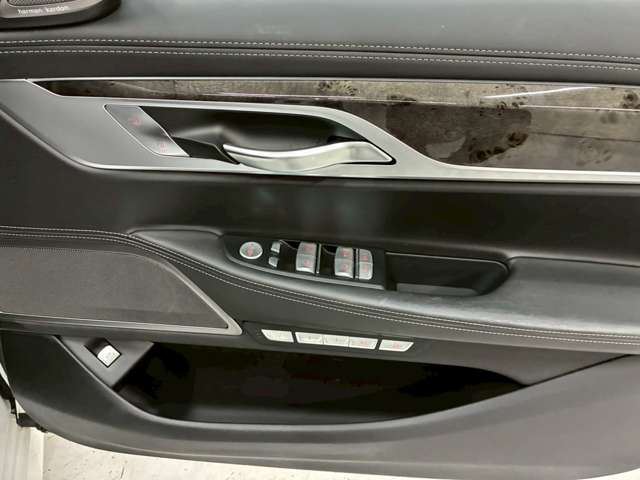 صورة مصغرة 29 لـ 2016 BMW 7 SERIES