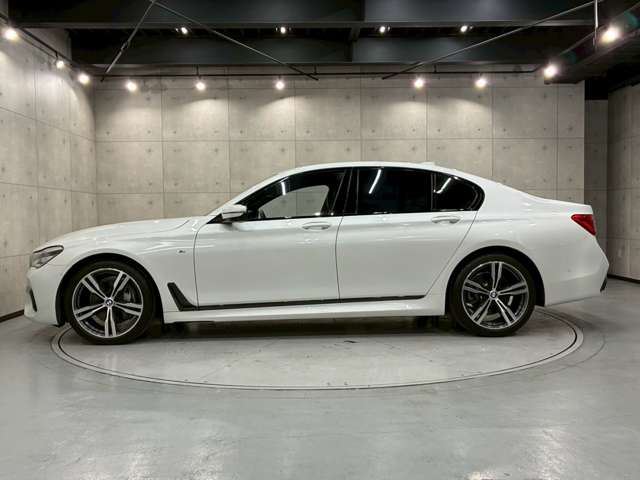 صورة 7 لـ 2016 BMW 7 SERIES