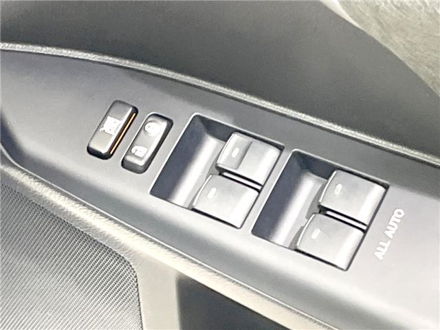 2011 Lexus CT — миниатюра 22