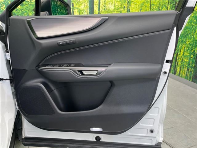 صورة 10 لـ 2023 Lexus NX