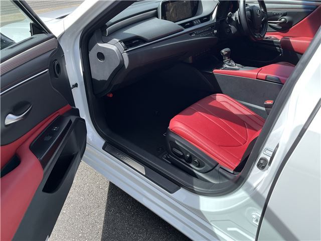 2019 Lexus ES thumbnail 17