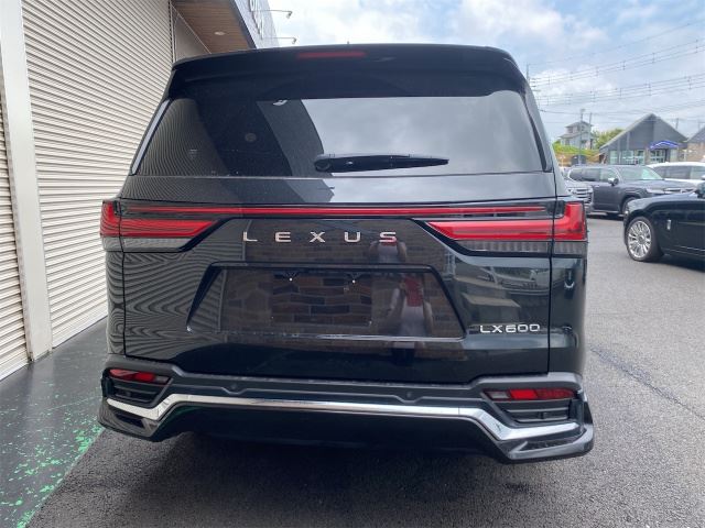 صورة 3 لـ 2023 Lexus LX