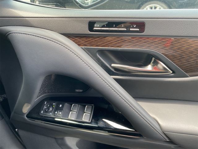 صورة مصغرة 31 لـ 2023 Lexus LX