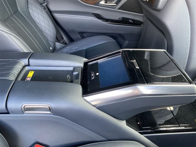 صورة مصغرة 35 لـ 2023 Lexus LX