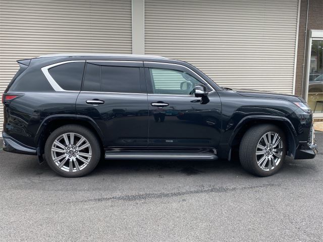 صورة 4 لـ 2023 Lexus LX