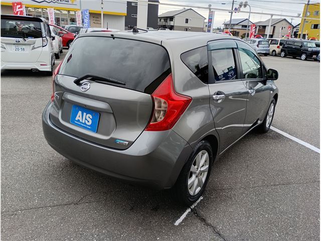صورة مصغرة 2 لـ 2013 Nissan NOTE