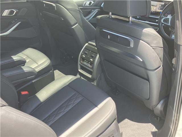 2024 BMW X7 缩略图 37