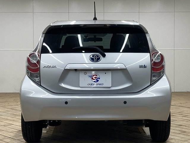 2012 Toyota AQUA — миниатюра 16