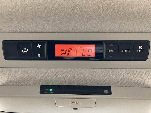 2016 Toyota NOAH 缩略图 12