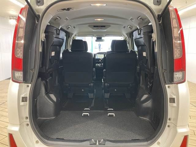 2016 Toyota NOAH 缩略图 13