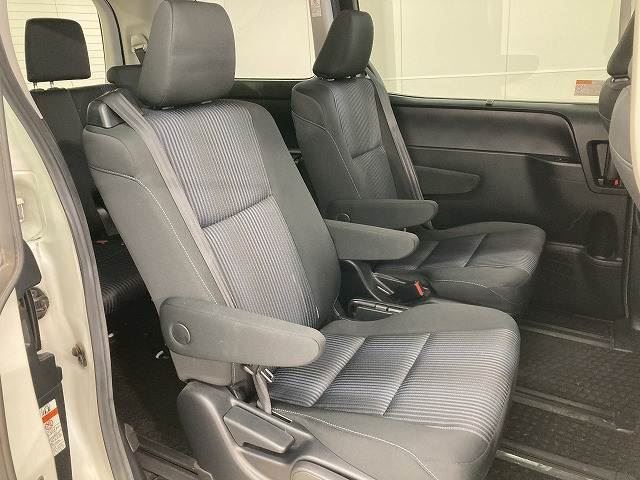 2016 Toyota NOAH 缩略图 6