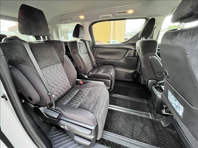 صورة 12 لـ 2018 Toyota VELLFIRE
