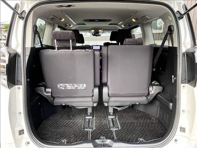 صورة 14 لـ 2018 Toyota VELLFIRE