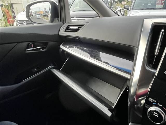صورة مصغرة 34 لـ 2018 Toyota VELLFIRE