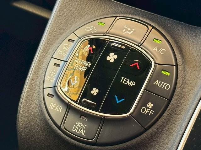 صورة مصغرة 12 لـ 2014 Toyota NOAH