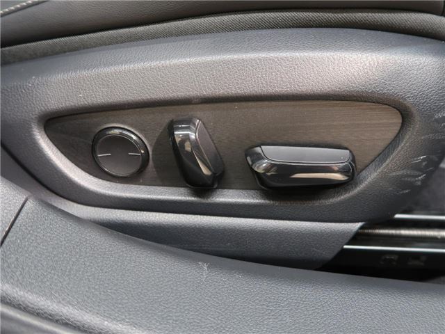 2020 Lexus ES thumbnail 28