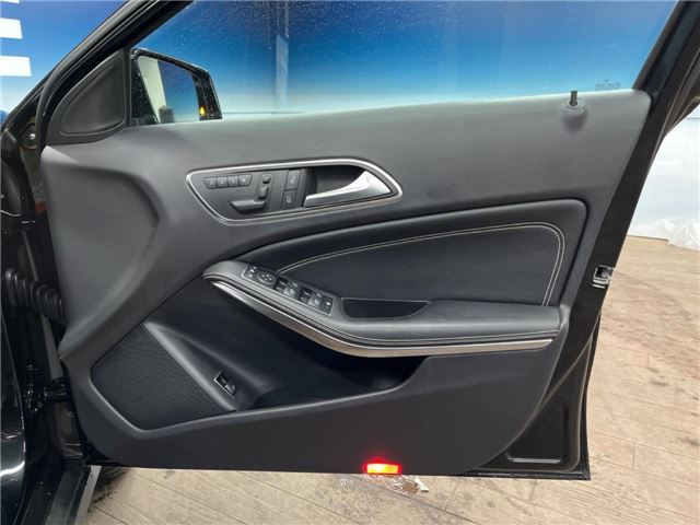 2015 Mercedes-BENZ GLA — миниатюра 26
