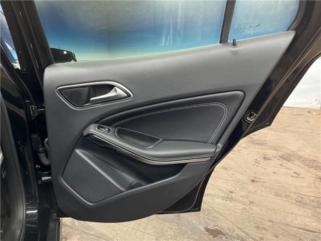 2015 Mercedes-BENZ GLA — миниатюра 27