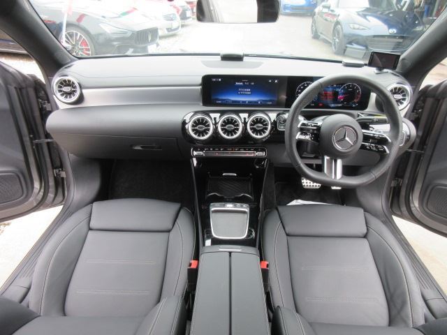 صورة 3 لـ 2025 Mercedes-BENZ CLA