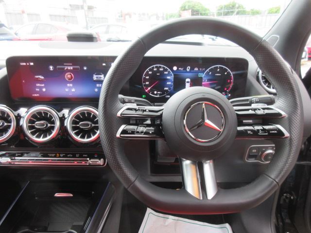 2025 Mercedes-BENZ GLA — миниатюра 23