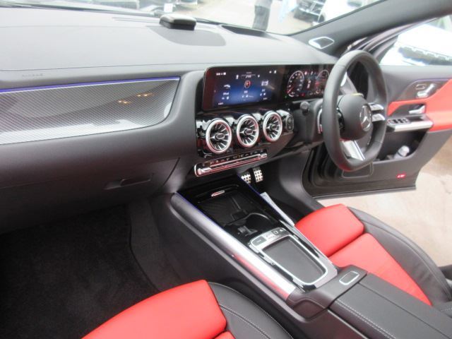 2025 Mercedes-BENZ GLA — миниатюра 33