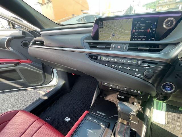 2019 Lexus ES thumbnail 16